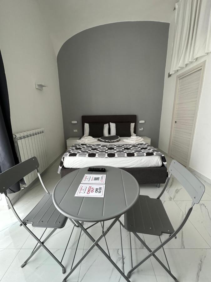 La Casetta - Rooms San Giorgio a Cremano Bagian luar foto